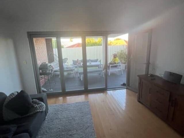 Room for rent in Kardinya, Western Australia