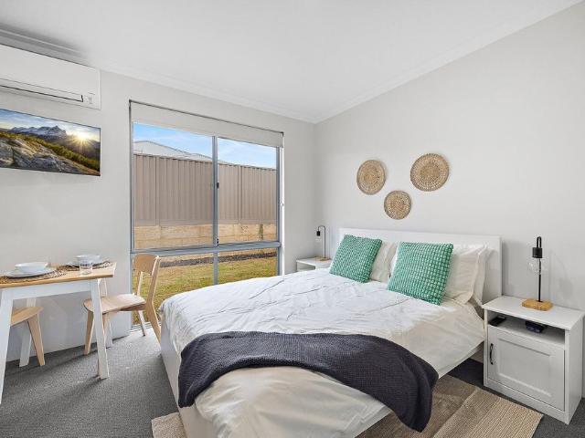 Room for rent in Karnup, Western Australia