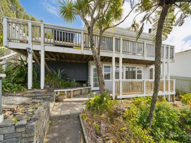 House for rent in Karori West, Wellington