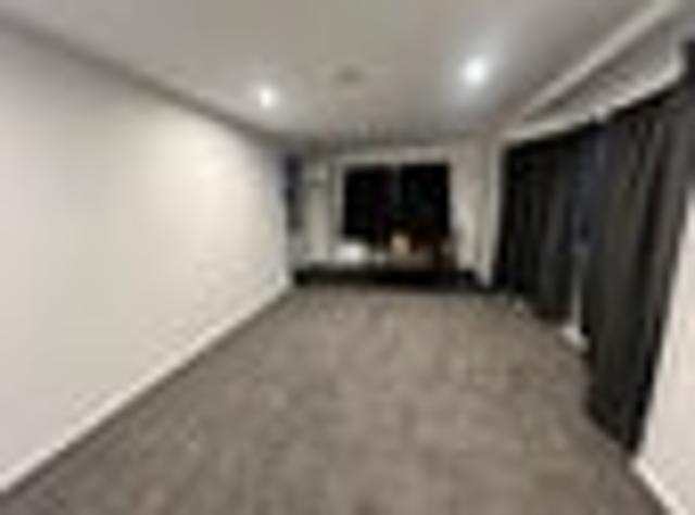 Townhouse for rent in Karori