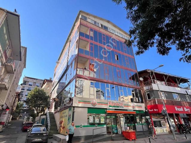 Hürriyet Mahallesi, Kartal içerisinde satılık Bina