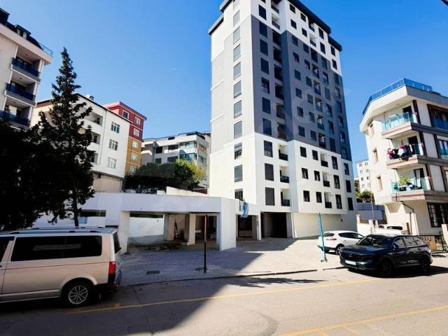 Hürriyet Mahallesi, Kartal içerisinde satılık Dükkan