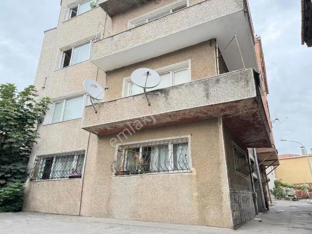 Yukarı Mahallesi, Kartal içerisinde satılık Bina