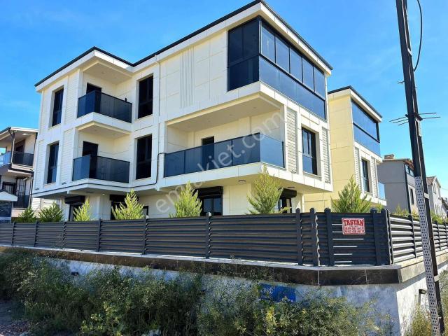 Yeniçiftlik Mahallesi, Marmaraereğlisi içerisinde satılık Villa