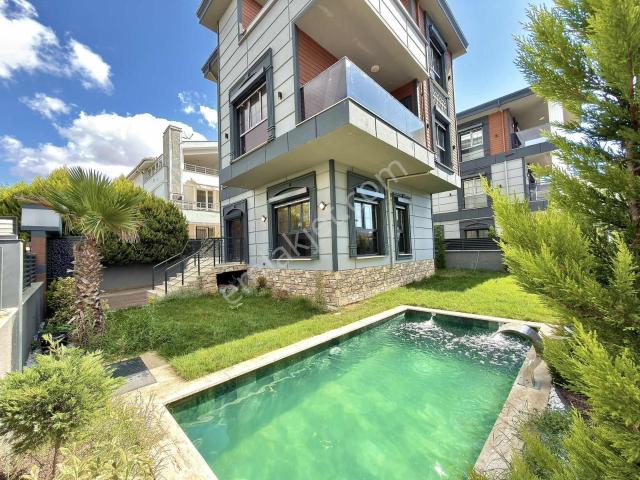 Yeniçiftlik Mahallesi, Marmaraereğlisi içerisinde satılık Villa