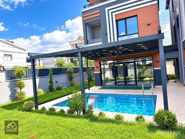 Yeniçiftlik Mahallesi, Marmaraereğlisi içerisinde satılık Villa