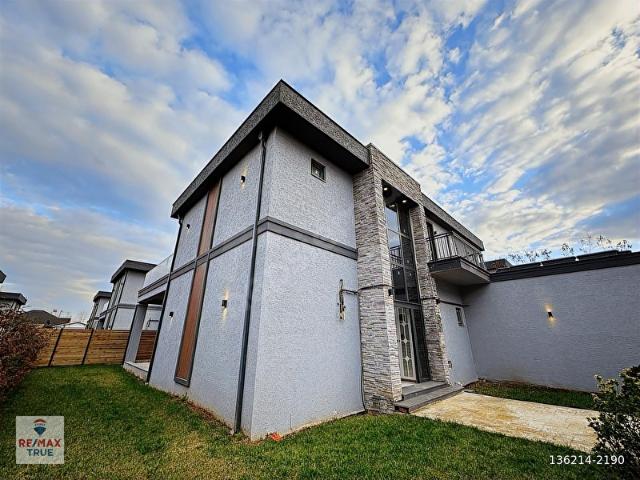 Kartepe, Kocaeli içerisinde satılık Villa