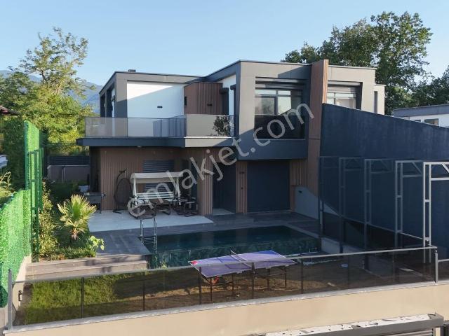 Kartepe, Kocaeli içerisinde satılık Villa
