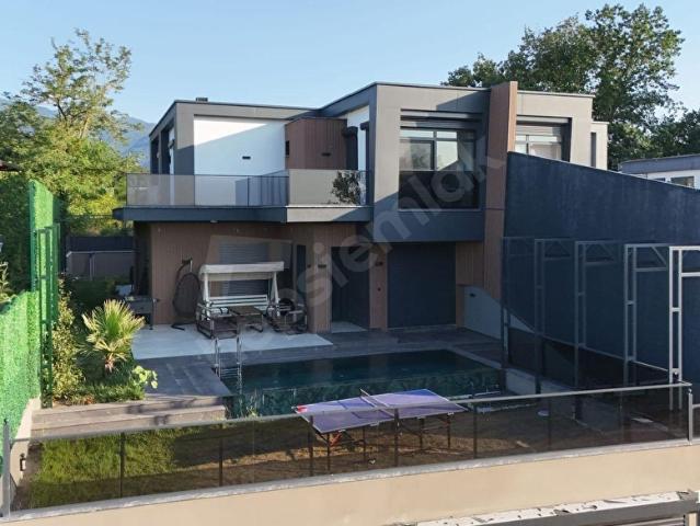 Kartepe, Kocaeli içerisinde satılık Villa