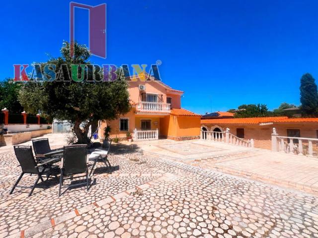 Chalet en venta en Colmenar De Oreja, Madrid