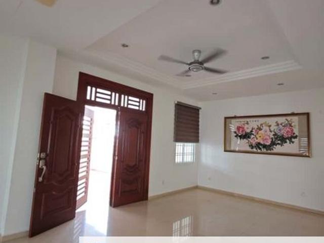 House for sale in Malaka