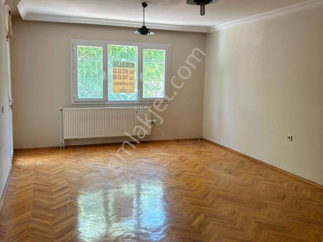 Bayrakli, İzmir içerisinde kiralık mülk
