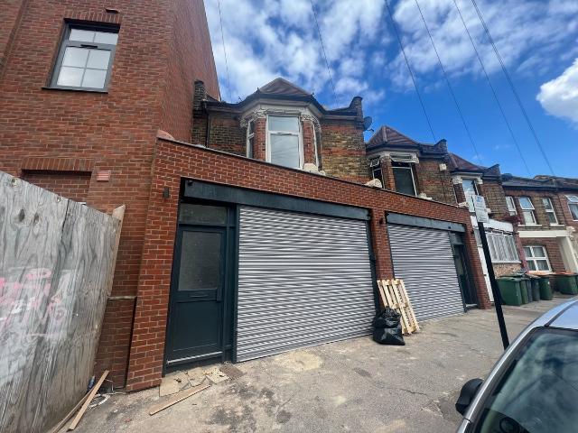 House for rent in London Borough of Newham, Greater London