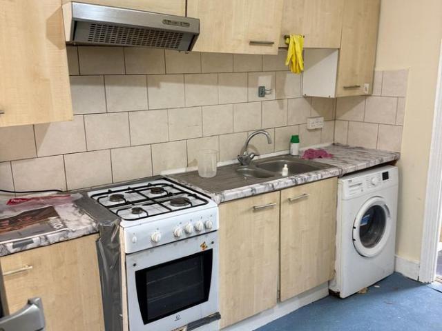 Apartment for rent in Plashet, Greater London