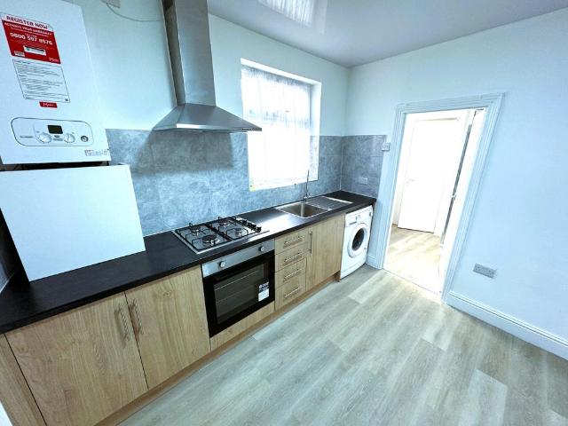 Apartment for rent in Plashet, Greater London