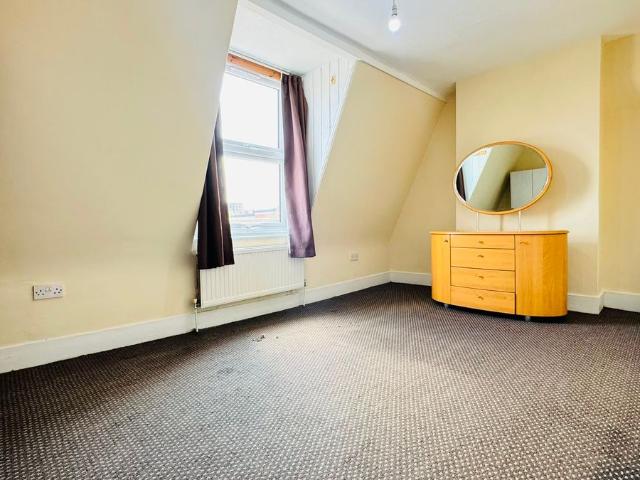 Apartment for rent in Plashet, Greater London