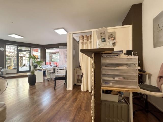 Atelier kaufen in Aigle, Waadt
