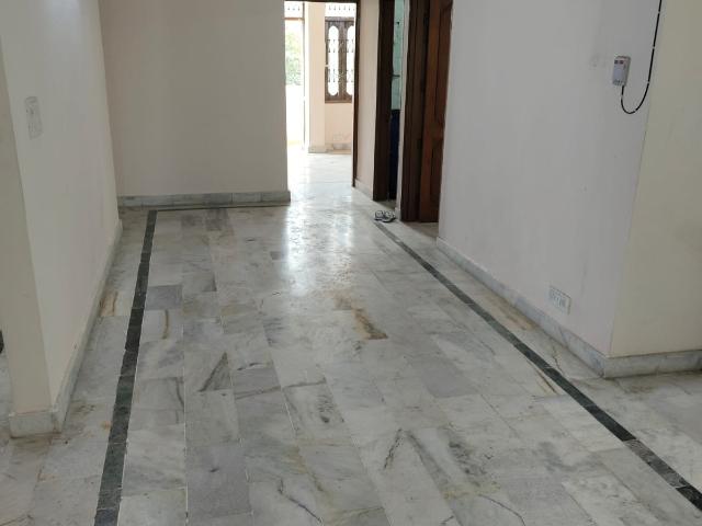 Flat for rent in Deri
