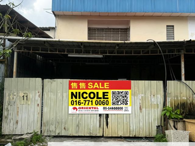 Warehouse for sale in Pahang