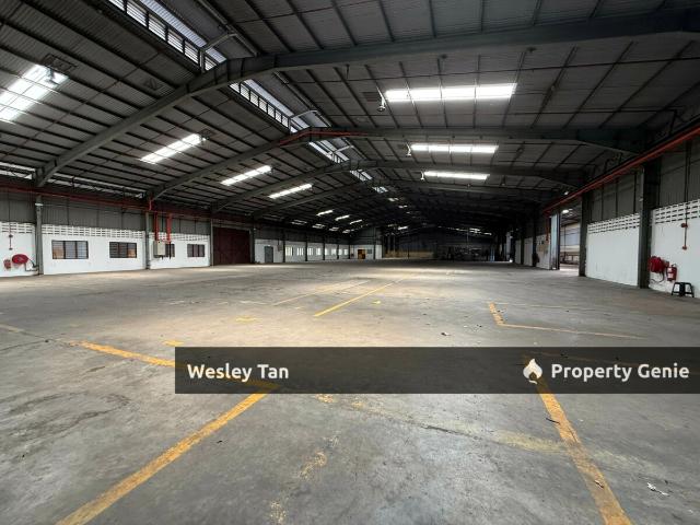 Warehouse for sale in Malaka