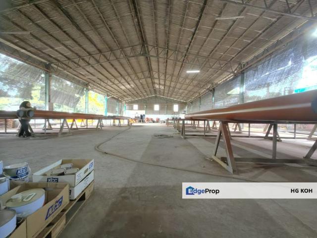 Warehouse for sale in Malaka