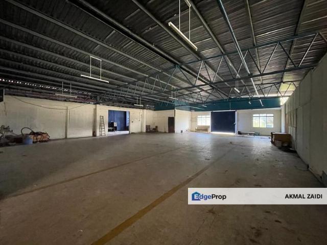 Warehouse for sale in Malaka