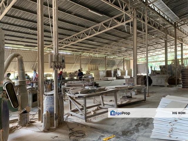 Warehouse for sale in Malaka