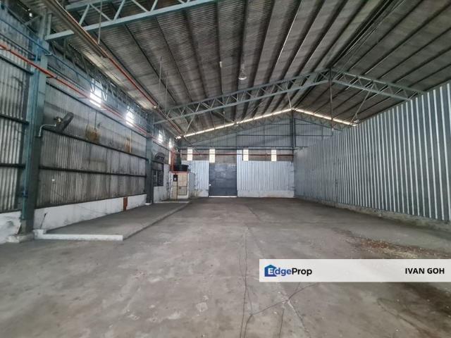 Warehouse for sale in Malaka