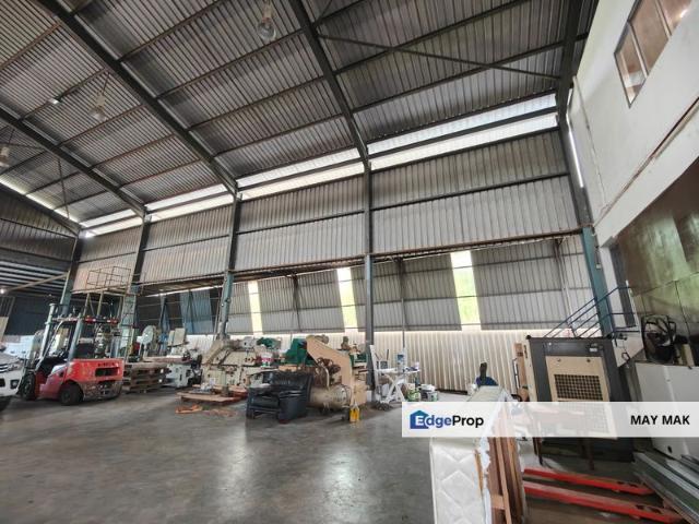 Warehouse for sale in Malaka