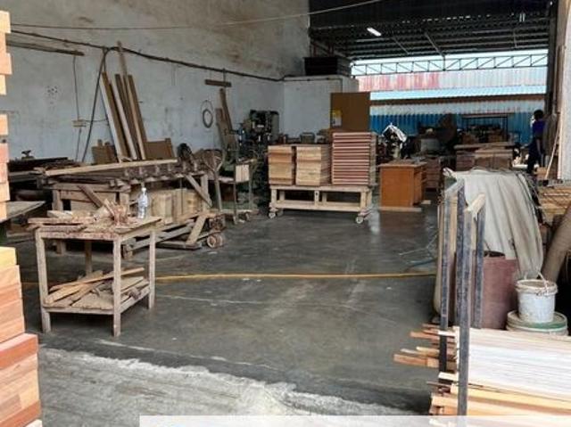 Warehouse for sale in Malaka