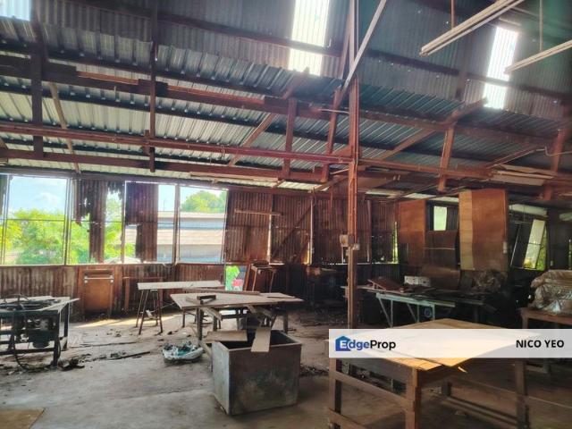 Warehouse for sale in Malaka
