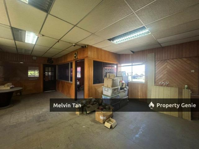 Warehouse for sale in Malaka