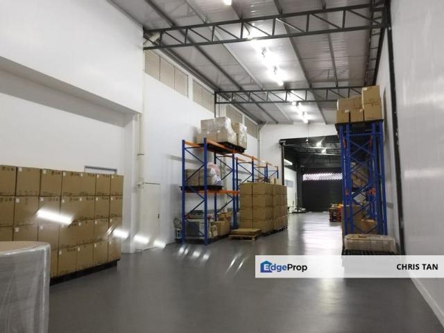 Warehouse for rent in Taman Desa Cemerlang, Johor Bahru