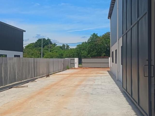 Warehouse for sale in Pahang
