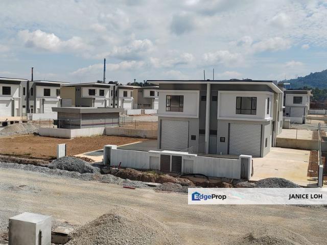 Warehouse for rent in Sendayan Village, Negeri Sembilan