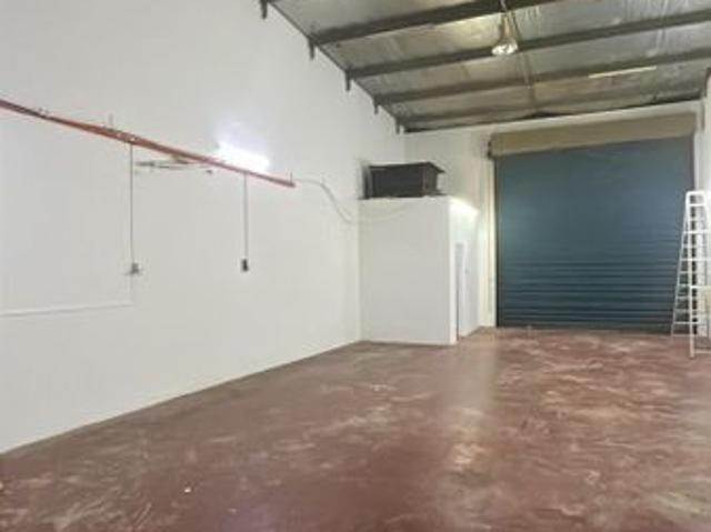Warehouse for rent in Taman Mount Austin, Tebrau