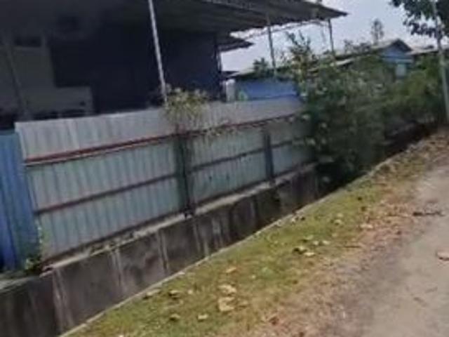 Warehouse for sale in Perak, Lahat