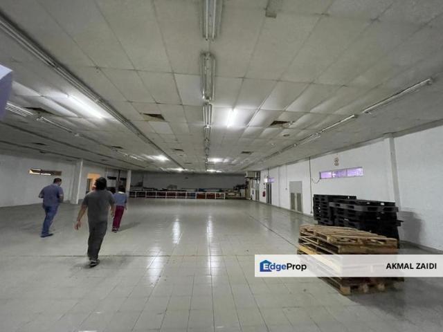 Warehouse for sale in Malaka