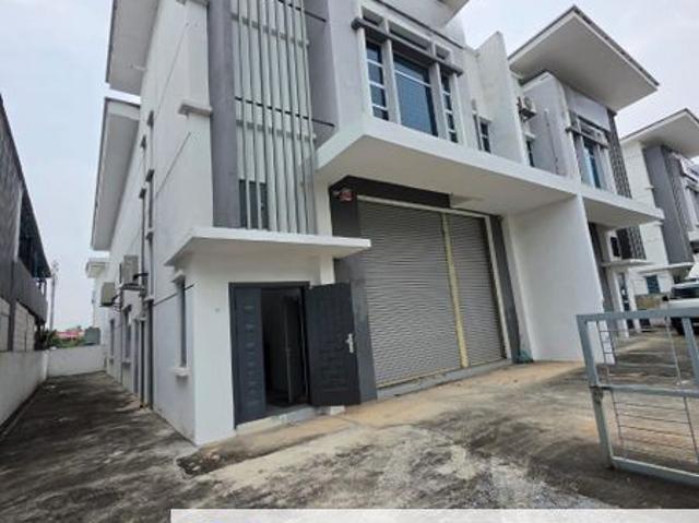 Warehouse for sale in Malaka