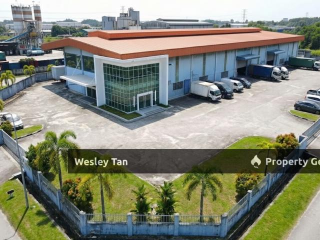 Warehouse for sale in Malaka