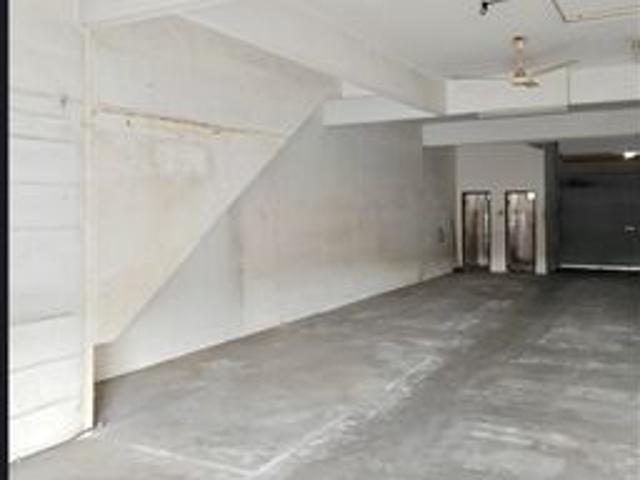 Shop for rent in Kajang, Langat