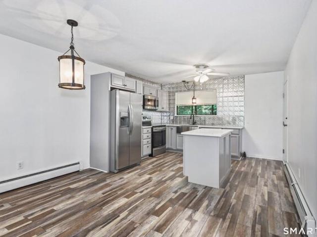 Condo for sale in Waterbury, Connecticut