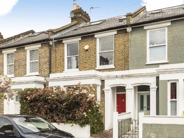 Apartment for rent in Stockwell, Greater London