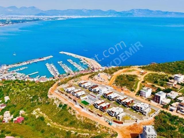 Karşıyaka, Finike içerisinde satılık mülk