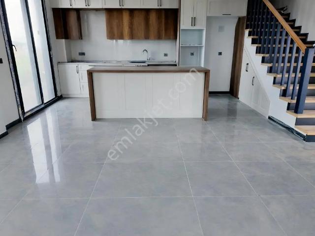 Akhisar, Manisa içerisinde satılık Villa