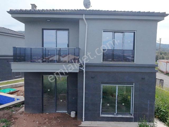 Akhisar, Manisa içerisinde satılık Villa