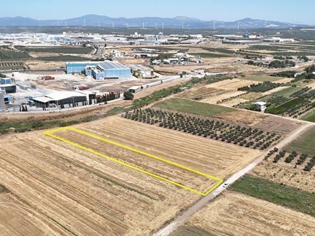 Akhisar, Manisa içerisinde satılık Arsa