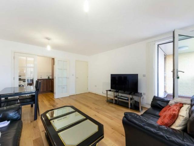 Apartment for rent in Manor House, Greater London