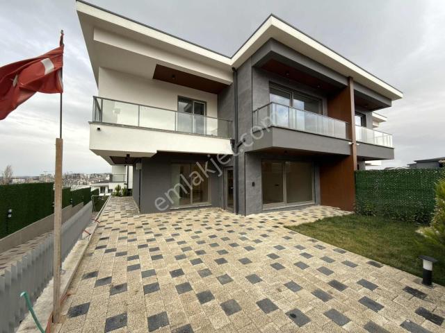 Nilüfer, Bursa içerisinde satılık Villa