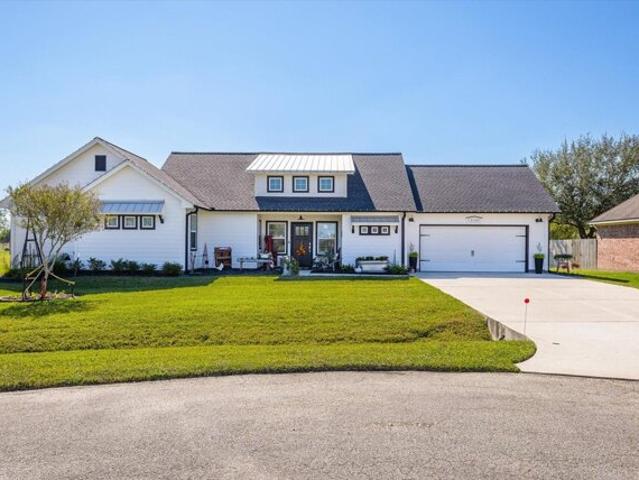 House for sale in Santa Fe, Texas